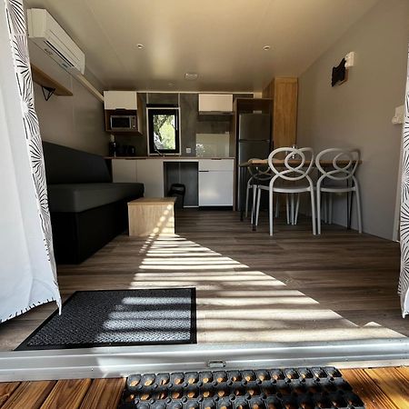 Camping Du Garlaban Aubagne Esterno foto