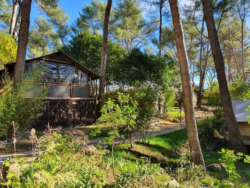 Camping Du Garlaban Aubagne Esterno foto