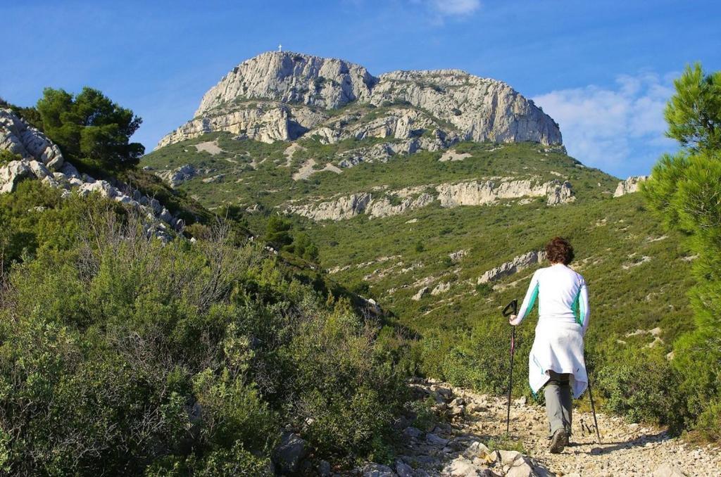 Camping Du Garlaban Aubagne Esterno foto
