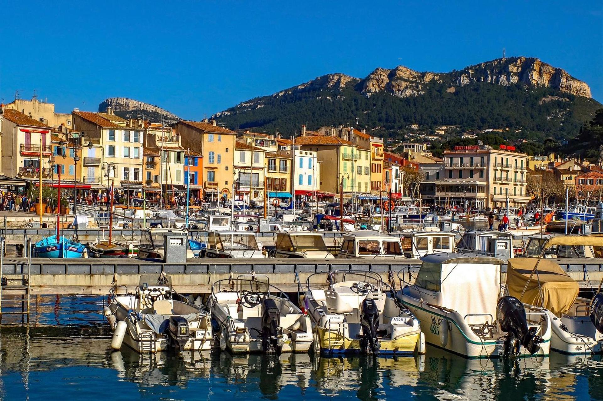 Camping Du Garlaban Aubagne Esterno foto