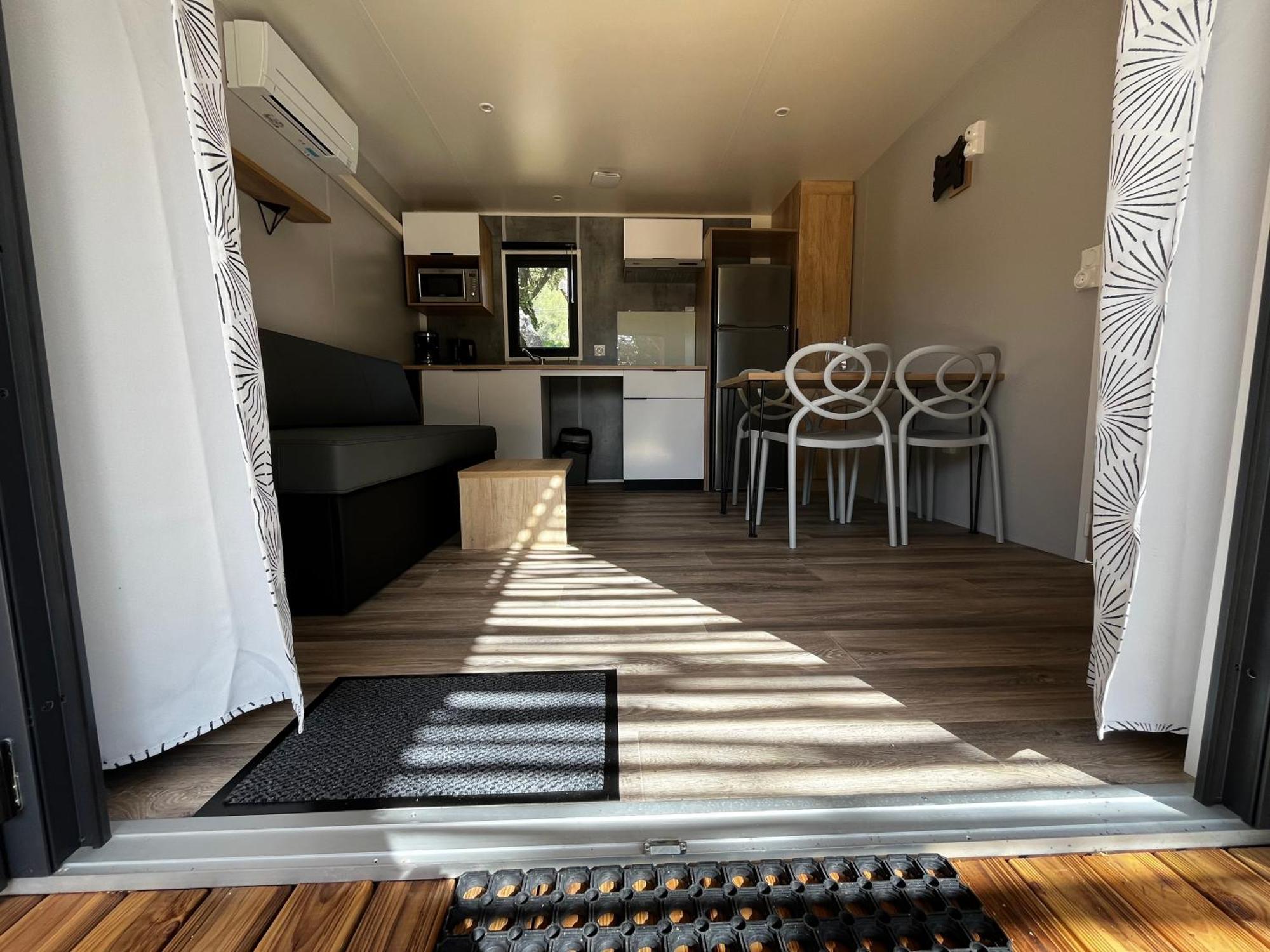 Camping Du Garlaban Aubagne Esterno foto