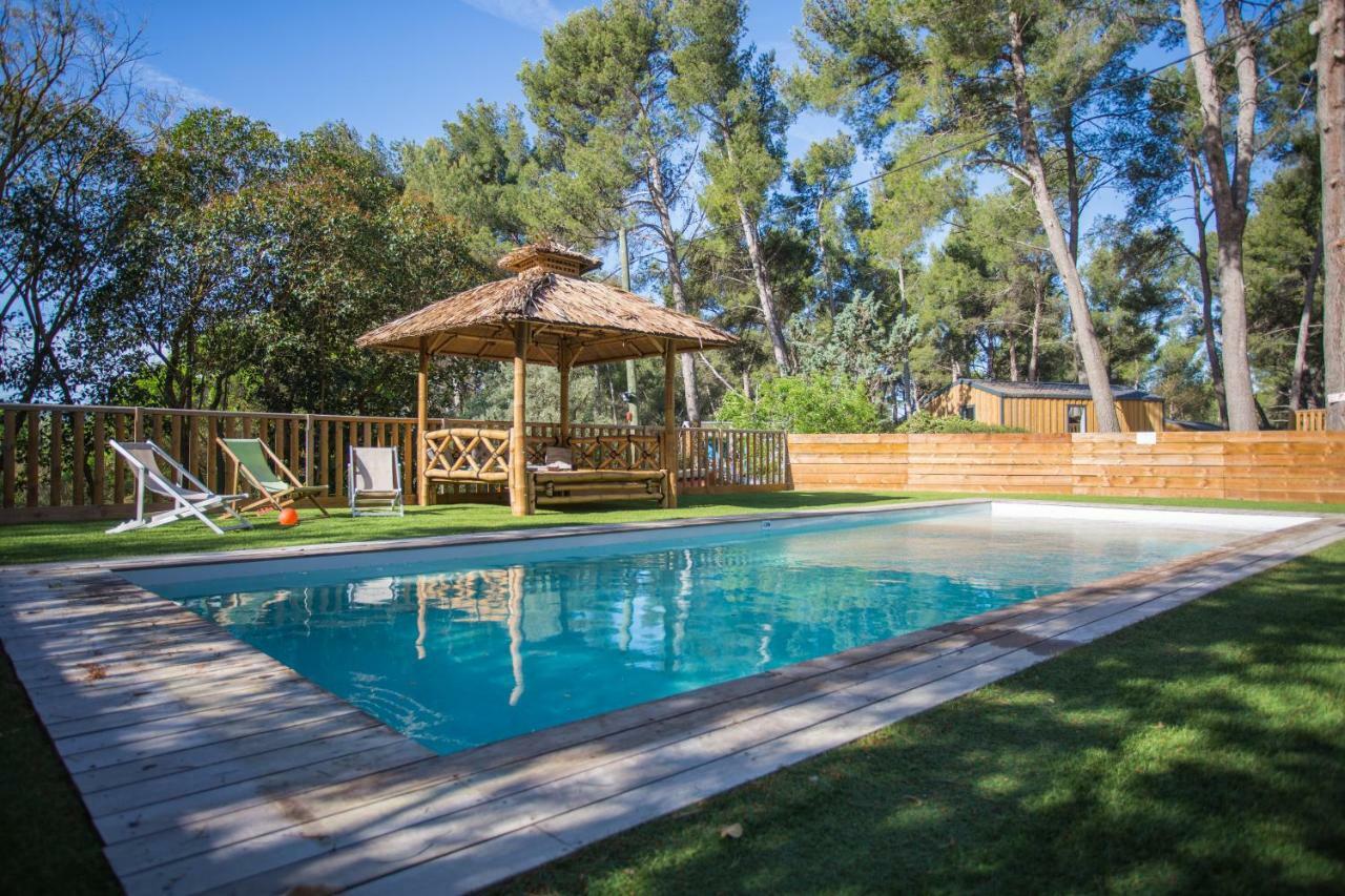 Camping Du Garlaban Aubagne Esterno foto